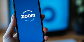 zoom-hebt-umsatzprognose-an-hybrides-arbeiten-im-trend