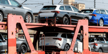 arbeitsplatzabbau-in-der-industrie-weitet-sich-aus