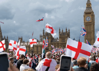 massenprotest-gegen-einwanderung-in-london