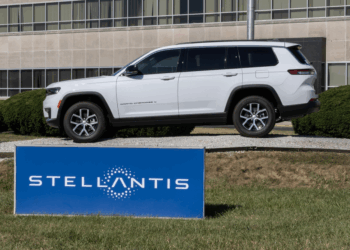 stellantis-reagiert-mit-werksschließungen-auf-absatzkrise