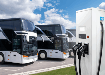 daimler-truck-investiert-in-eigene-ladepunkte-für-e-busse