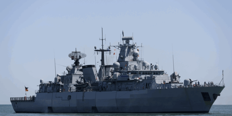 modernisierung:-marine-setzt-auf-kanadisches-cms-330