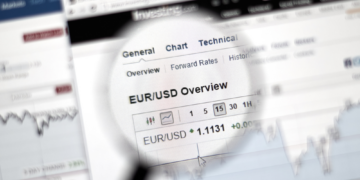 us-dollar-fällt-auf-rekordtief-zum-franken-und-euro