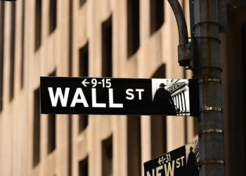 wall-street-profitiert-von-daten-und-politischer-beruhigung